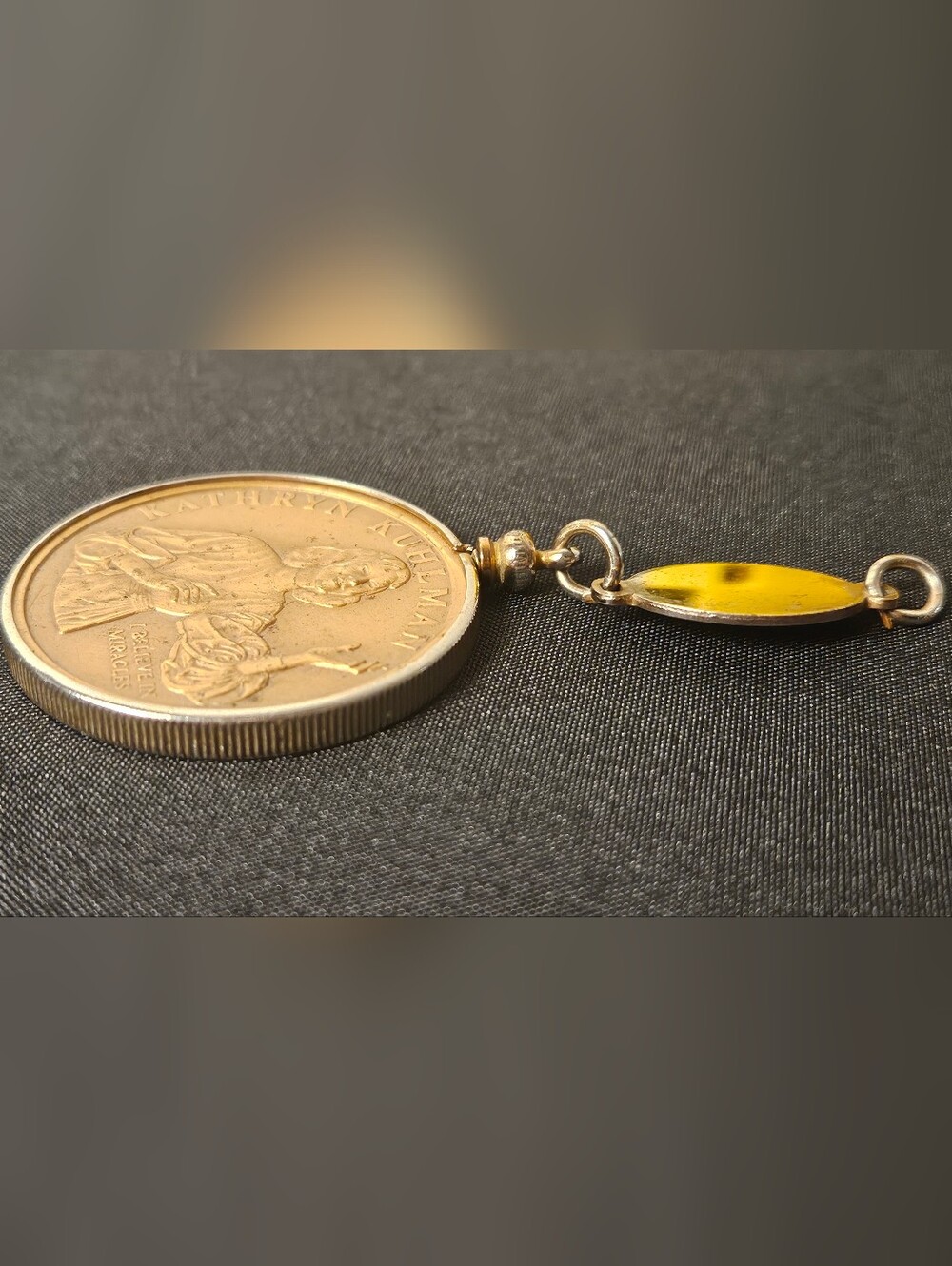 1972 Kathryn Kuhlman Commemorative Coin Keychain Medallion Evangelos Frudakis - Picture 8 of 10